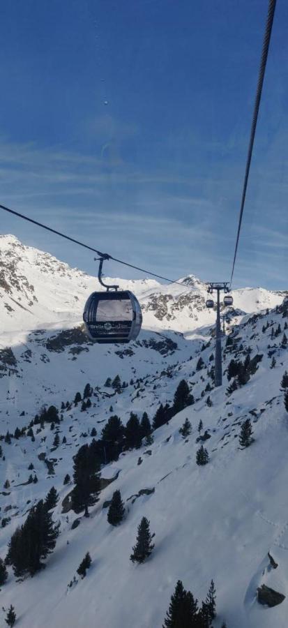 Appartements 3 Vallees, Piscine Et Sauna Orelle Exteriör bild