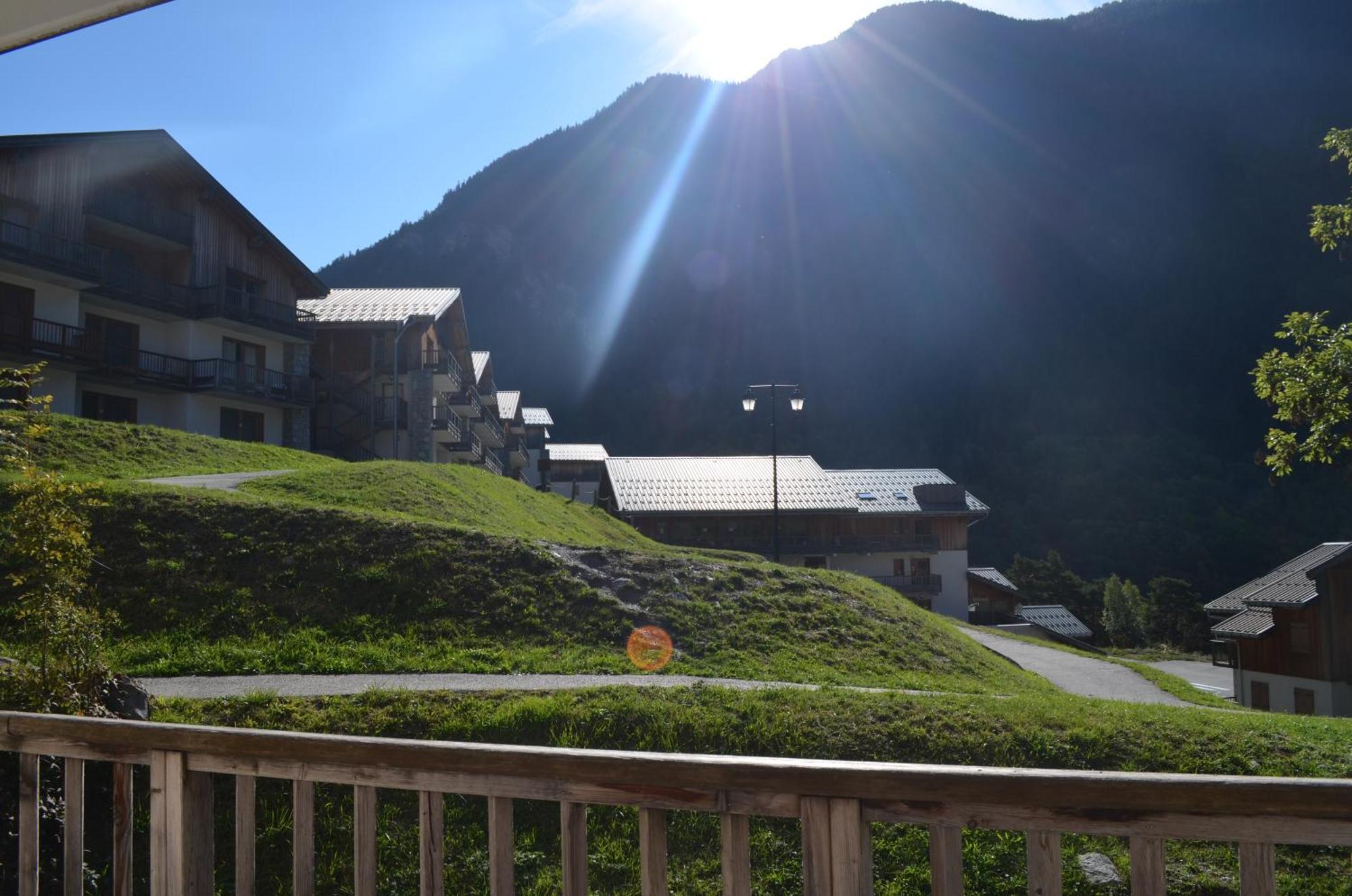Appartements 3 Vallees, Piscine Et Sauna Orelle Exteriör bild