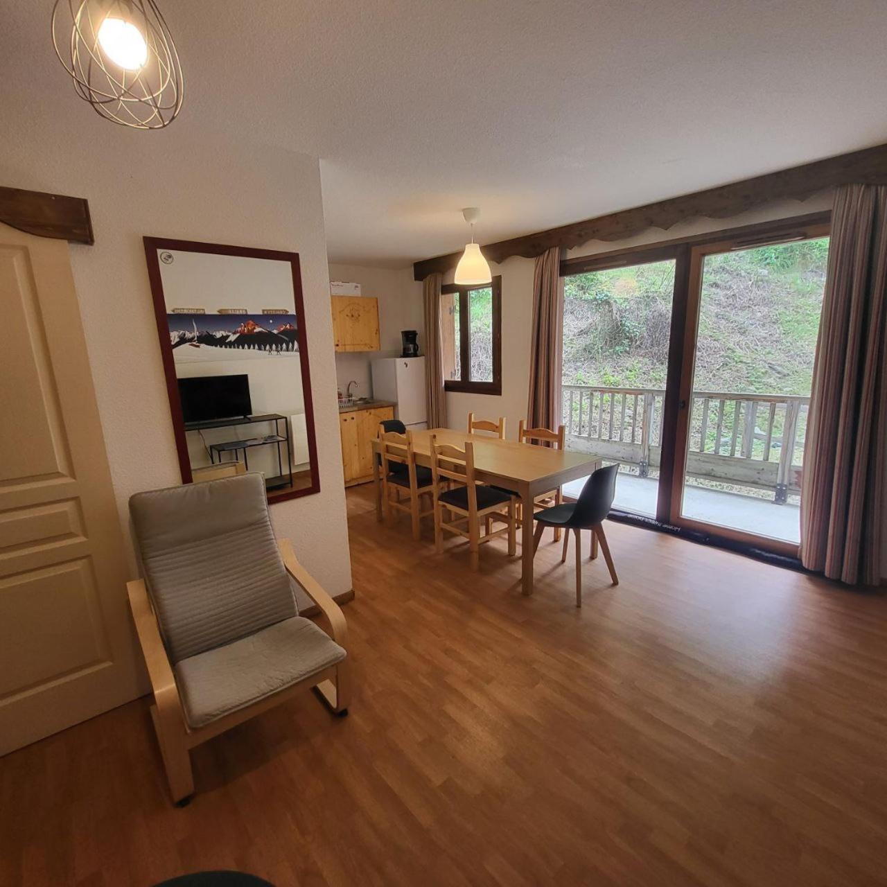 Appartements 3 Vallees, Piscine Et Sauna Orelle Exteriör bild